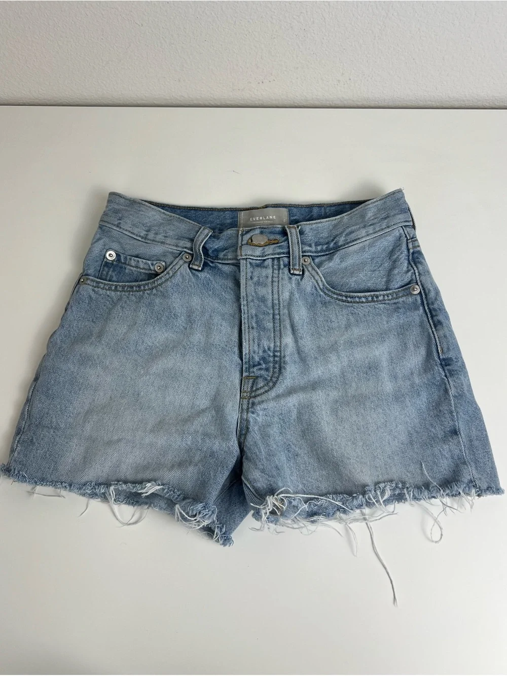 Everlane Relaxed 90s Denim Shorts‎ Women’s 23 Organic Cotton Light Wash Raw Hem